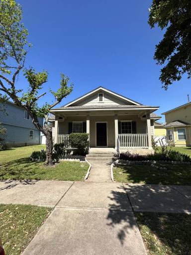 Main picture of 508 Crater Lake Dr