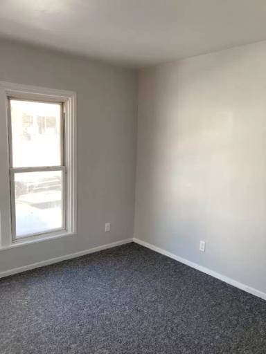 Main picture of 121 W 6th St