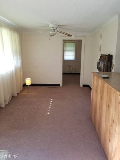 Main picture of 1302 1/2 Evans St