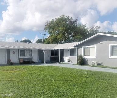 Main picture of 7421 Venetian St