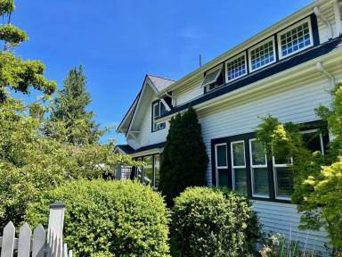 Main picture of 5900 Latona Ave NE