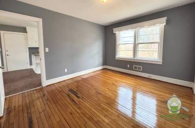 Main picture of 122 Woodland Dr