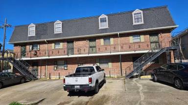 Main picture of 2131 Carondelet St