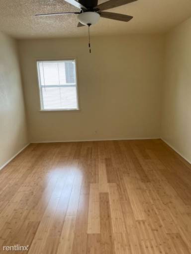 Main picture of 906 Edgewood St