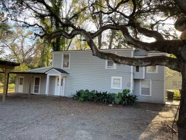 Main picture of 127 Albany Ave