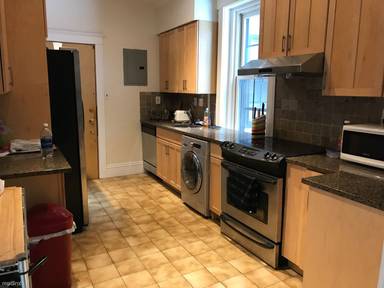 Main picture of 66 Marshal St