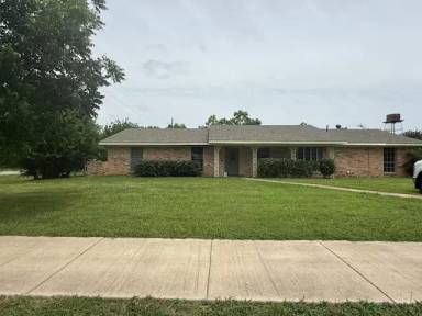 Main picture of 206 N Main St
