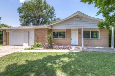 Main picture of 20529 E 2nd St