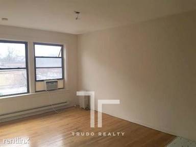 Main picture of 1050 W George St