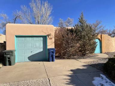 Main picture of 2951 Calle del Res