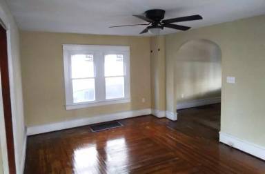 Main picture of 321 Washington St