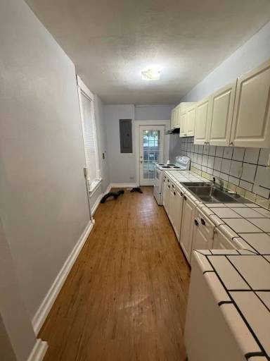 Main picture of 1332 Buchanan Ave
