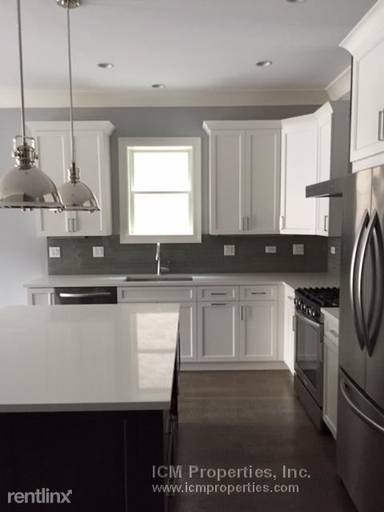 Main picture of 1241 W Oakdale Ave
