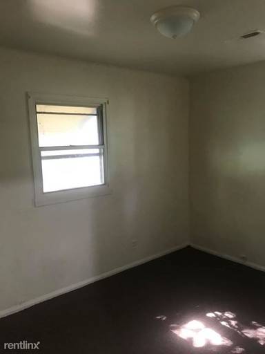 Main picture of 1810 N Maryland St