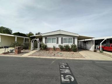 Main picture of 925 Whitecliff Way