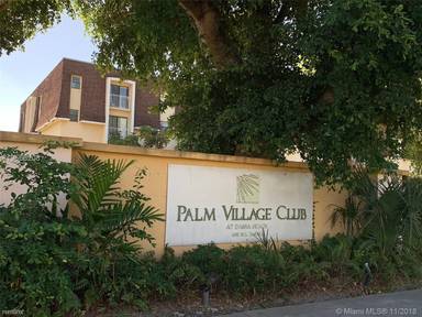 Main picture of Palm Village Club