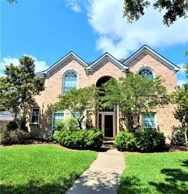 Main picture of 117 S Laguna Pointe Dr