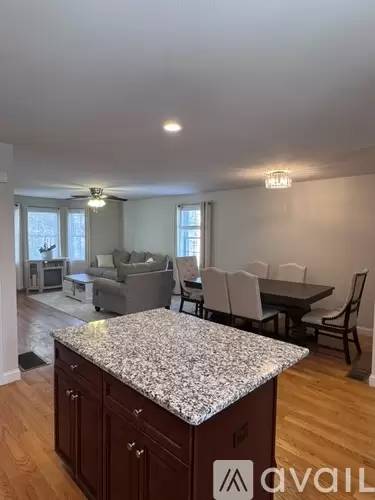Main picture of 25 Thornton Ave