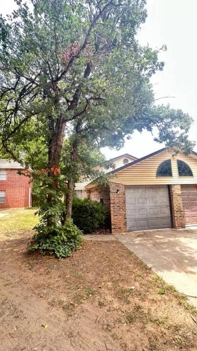 Main picture of 14117 SE 29th St