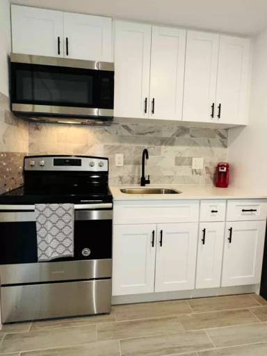 Main picture of 1401 E Holland Ave