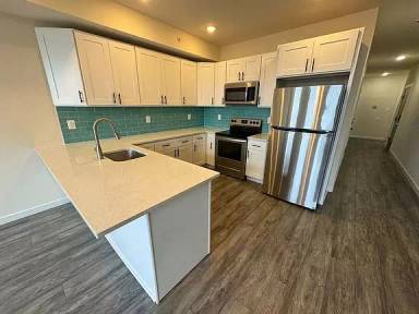 Main picture of 5745 Market St