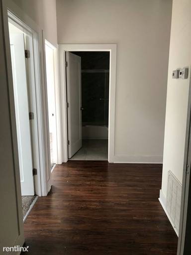 Main picture of 2112 S Michigan Ave