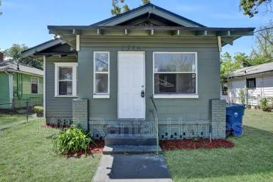 Main picture of 1316 W 31st St