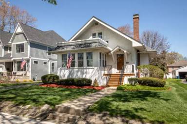 Main picture of 243 E Columbia Ave