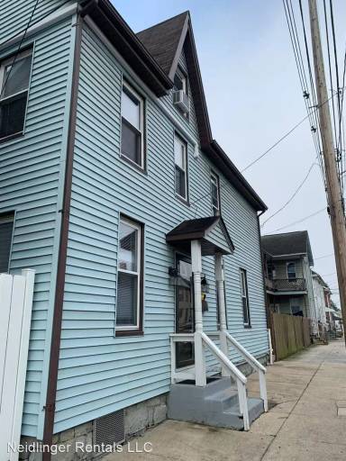 Main picture of 18 W Catherine St