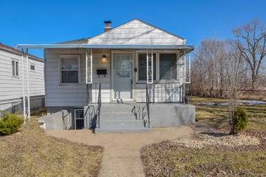 Main picture of 476 W 22nd Pl