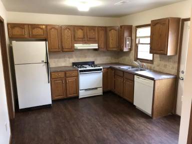 Main picture of 104 E Vine St