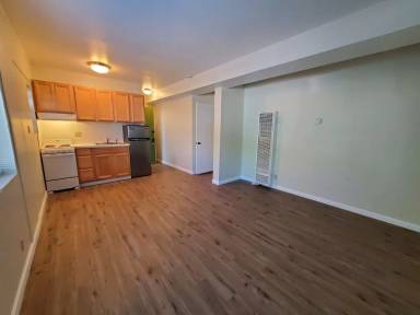 Main picture of 5 F St