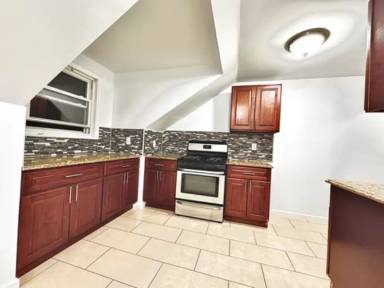 Main picture of 425 Tulip Ave
