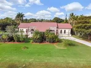 Main picture of 5425 SW 190th Ave