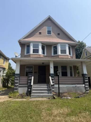 Main picture of 631 E 113th St