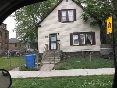 Main picture of 32 W 109th St