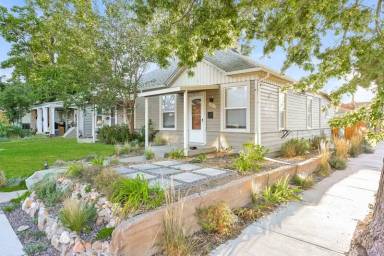 Main picture of 4902 Meade St