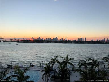 Main picture of South Bay Club