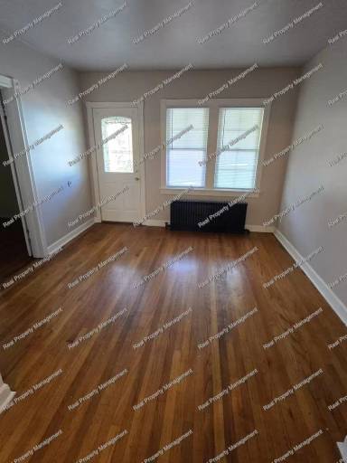 Main picture of 2524 Schrage Ave