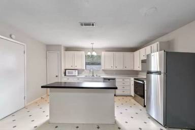 Main picture of 27222 Kane Ln