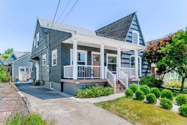 Main picture of 1726 SE 21st Ave
