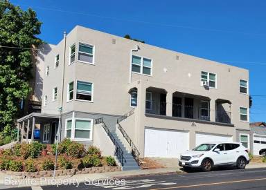 Main picture of 992 Warren St