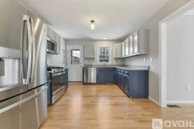 Main picture of 23 Taylor St
