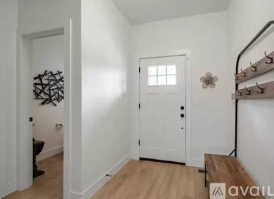 Main picture of 3623 Balm St S