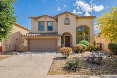 Main picture of 671 W Green Tree Dr