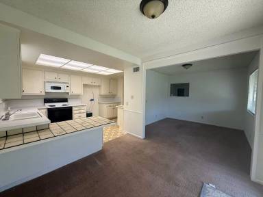 Main picture of 2455 Dusan St