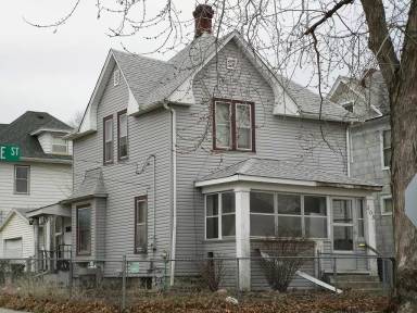 Main picture of 305 Baltimore St