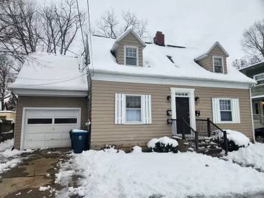 Main picture of 820 W Lovell St