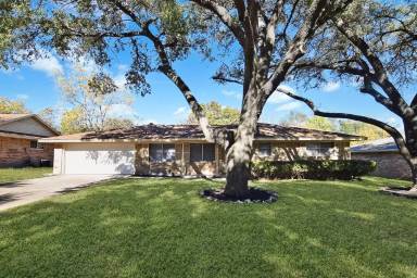 Main picture of 106 E Upshaw Ave