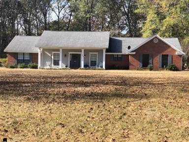 Main picture of 620 Country Oaks Cir